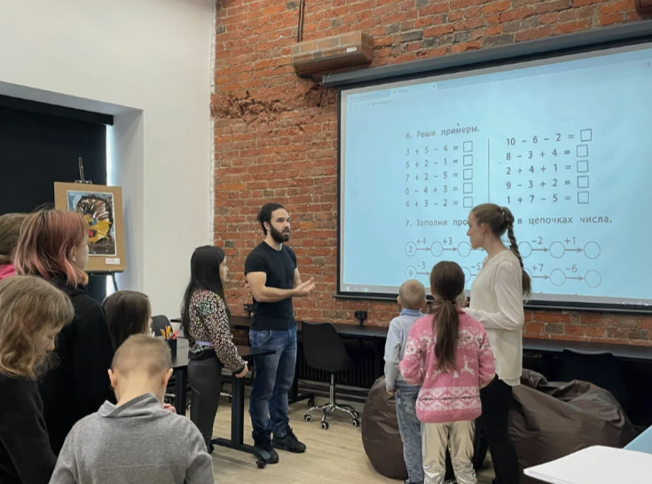 Проведение смен в математическом лагере интеллектуального клуба для школьников